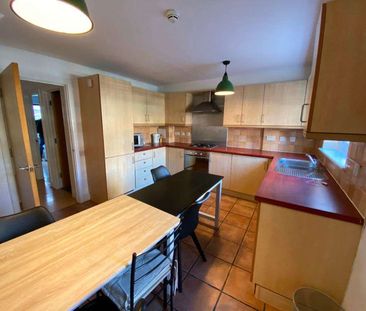 St. Davids Square Room 6 - Photo 5