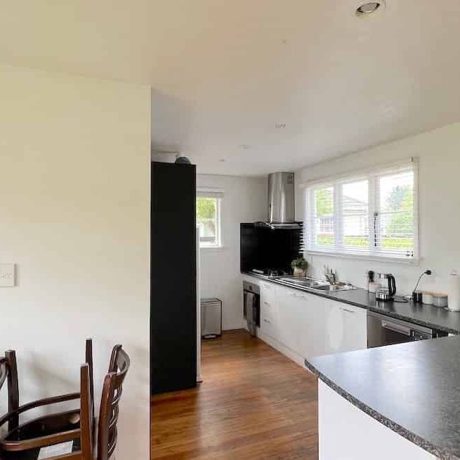 Home of 3 bedroom house and a sleep-out & ensuite - Photo 1