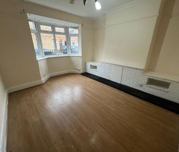 4 bedroom terraced house to rent - Photo 1