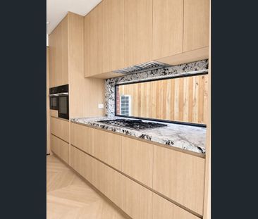 Brand-New Luxury Home with Solar Battery & Premium Miele Appliances - Photo 5
