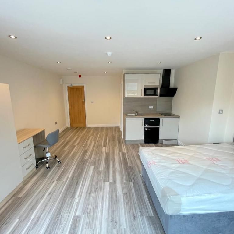 Studio to rent - Photo 1