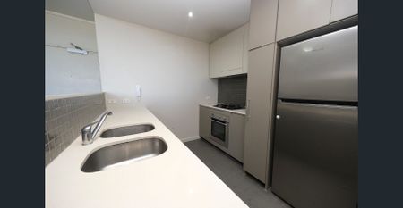 Furnished second bedroom for rent in Pacific Square Maroubra - Photo 4