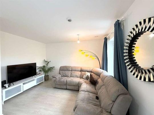 Edgecumbe Avenue, Colindale, NW9 - Photo 1