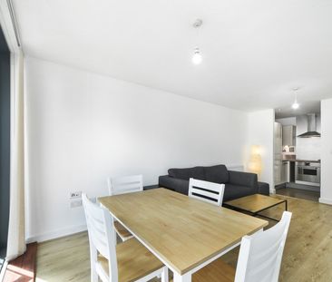 1 Bed Flat, Proton Tower, E14 - Photo 6