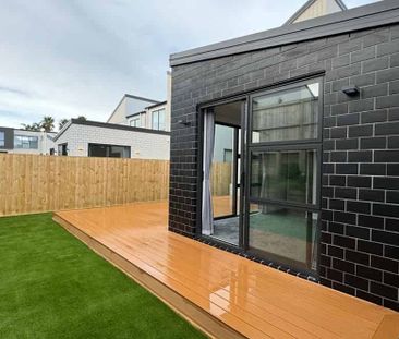 Near New Family Home in Hobsonville with Seaview - Photo 4