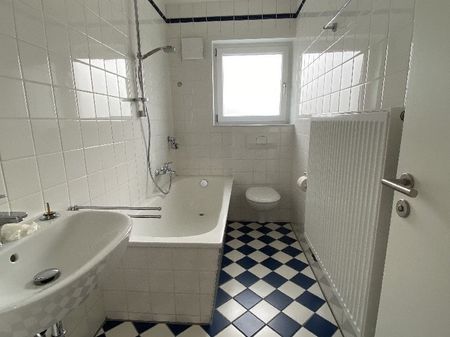 Neuss – hübsche 2 Zimmerwohnung, frisch renoviert, kurzfristig bezugsfrei! - Foto 4