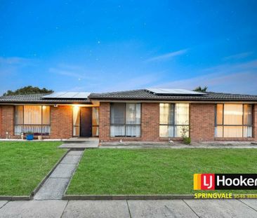 4 BEDROOM HOUSE - Photo 1