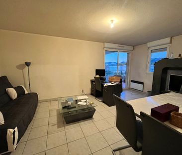 Location Appartement 2 pièces 49m² LA SEYNE SUR MER 83500 - Photo 3