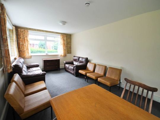 8 Bed - Caradog Road, Aberystwyth, Ceredigion - Photo 1