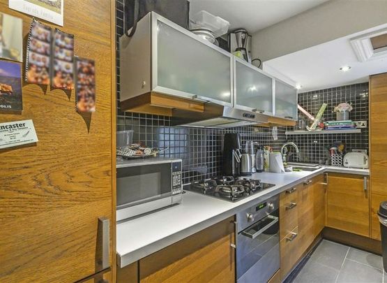 Queens Gardens - Photo 1