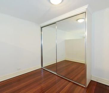 New York style split level apartment with balcony - Photo 2