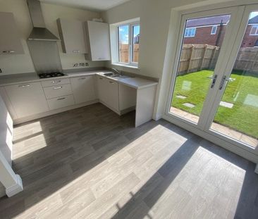 Lovejoy Close, Blackpool - Photo 2