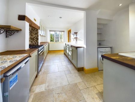2 bedroom semi-detached house to rent - Photo 4
