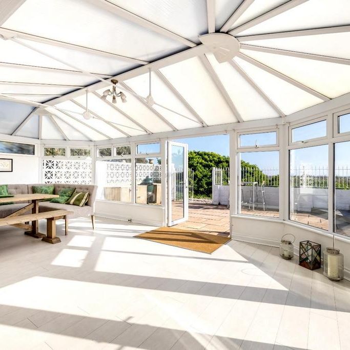 5 bedroom detached house to rent - Photo 1