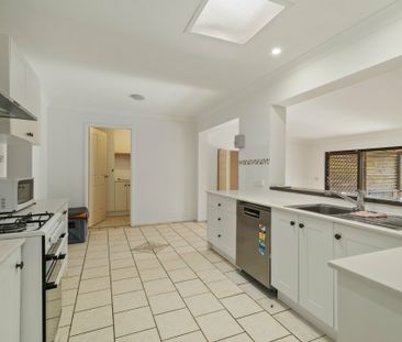 Spacious Family Home with a Pool - Photo 1