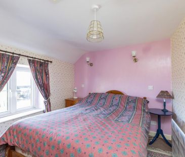 2 bedroom end of terrace house to rent - Photo 5