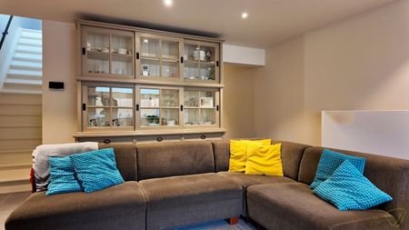 Gerenoveerde woning met zonnige tuin en zonnepanelen in Eeklo! - Photo 2