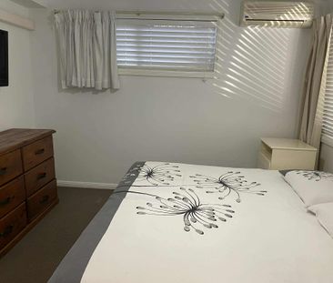 Broadbeach Waters - Photo 5