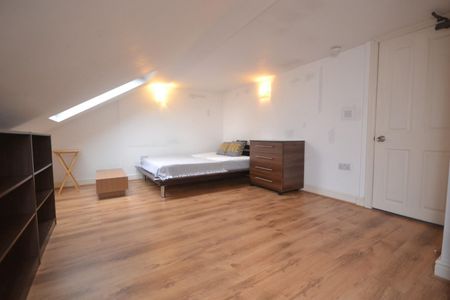 1 bedroom Flat To Let - Photo 3