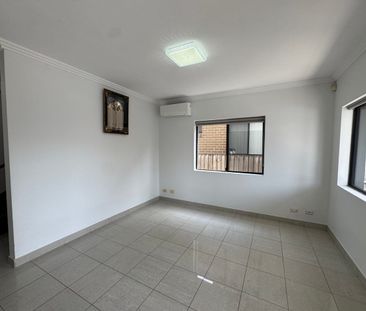 🏡 Beautiful Family Home in a Peaceful Location - Photo 2