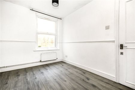 Hopton Road, London, SW16 2EL - Photo 4