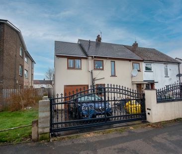 4 bedroom semi-detached house to rent - Photo 3