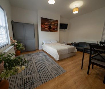 Studio to rent - Photo 1