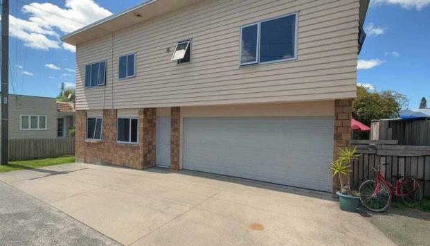 4 Bedroom Townhouse - Great Location - Photo 1