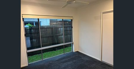 BEAUTIFUL VILLAWORLD HOME IN SOUGHT AFTER PARKSIDE ESTATE!! - Photo 5