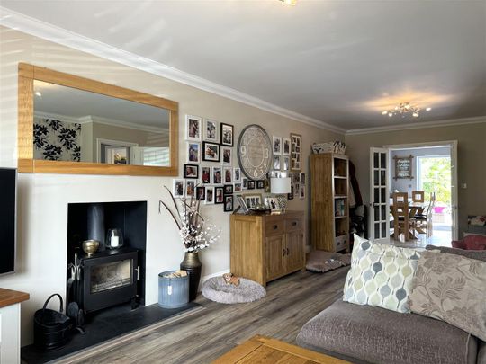 4 Bedroom House - Photo 1