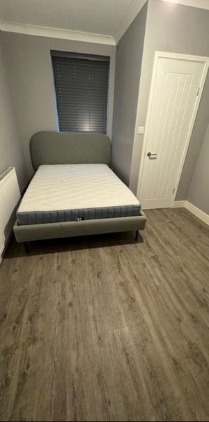 1 bedroom hotel room to rent - Photo 1