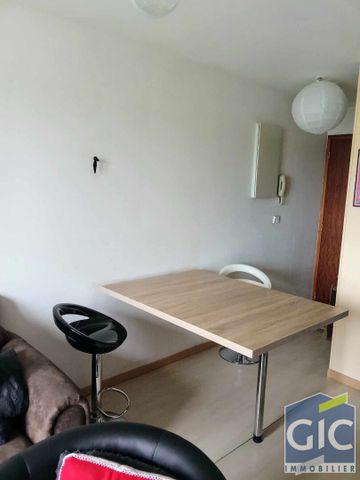 A LOUER, UN APPARTEMENT EN DUPLEX RUE JEAN MONNET - Photo 2