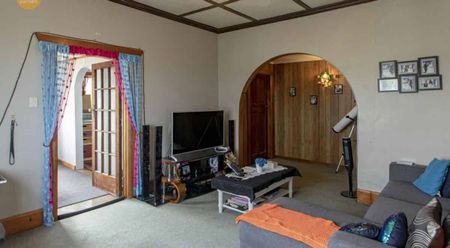 Charming 1 BDR Bluff Hill Flat with Seaviews - Photo 3