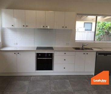 10 Cadell Avenue, Mayfield NSW 2304 - Photo 2