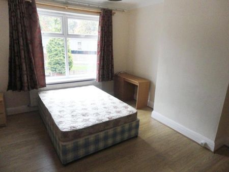 5 bedroom semi-detached house to rent - Photo 4