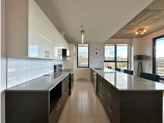 Penthouse moderne sur 2 niveaux avec terrasse – 3 chambres, 3 salles de bain ! - Photo 1