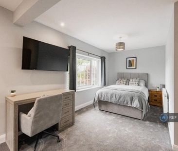 1 bedroom in a house share to rent - Photo 2