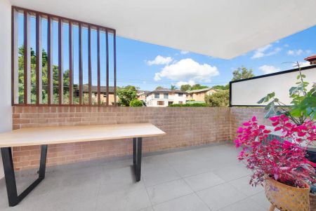 “Fully Furnished 1 Bedroom Apartment” - Photo 3