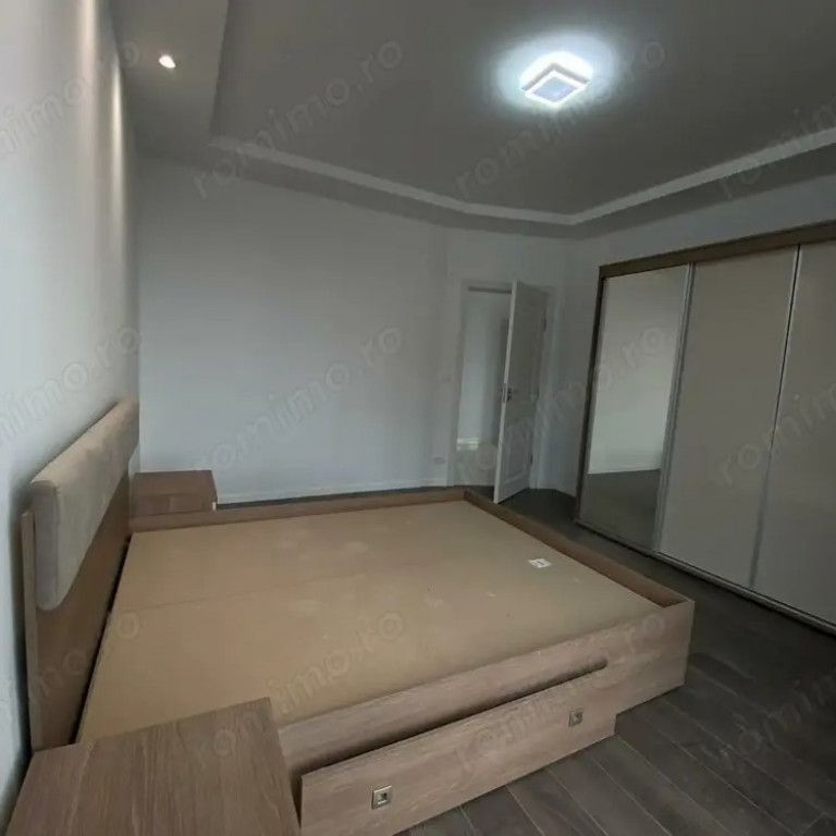 Inchiriez apartament cu 3 camere in regie - Photo 2