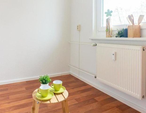 Deine 1. Wohnung mit Balkon zum kleinen Preis - Foto 1