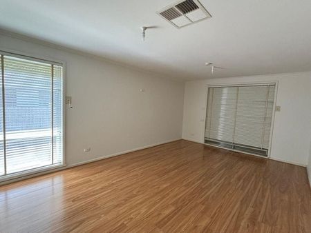 3 BEDROOM FAMILY HOME - Photo 2