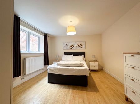 St. Georges Street, Cheltenham GL50 4DE - Photo 3