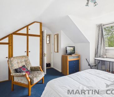 1 bedroom in a house share to rent - Photo 3
