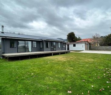 4 bedroom in Lynmore - Photo 2