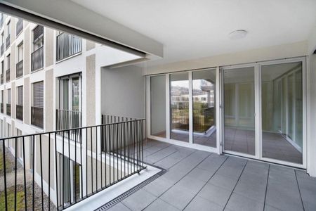 Living and residing in a centrally located urban district - Foto 3