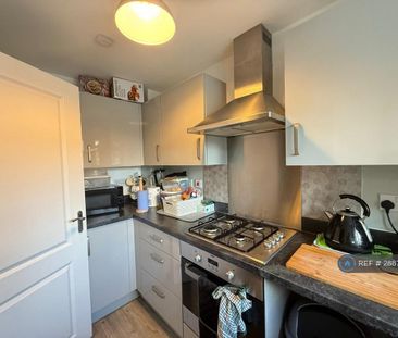 2 bedroom terraced house to rent - Photo 2
