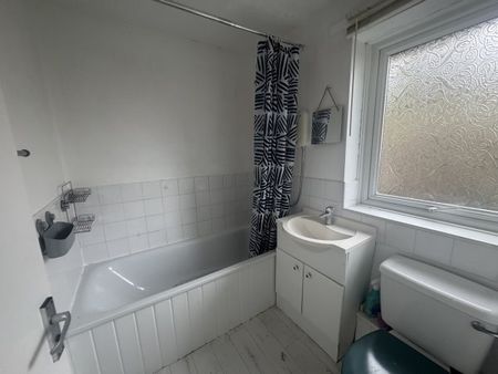 Bridwell Close, Plymouth, PL5 - Photo 4