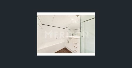 **Breathtaking Waterfront Property in Chiswick - A Luxurious Oasis** - Photo 2