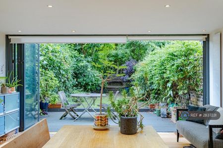 3 bedroom terraced house to rent - Photo 5