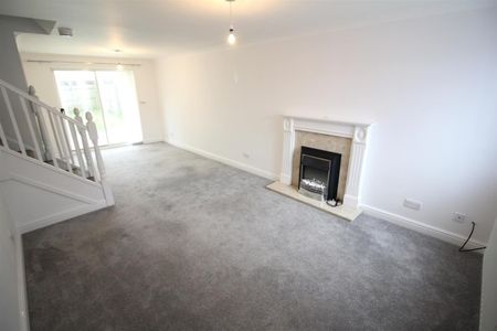 3 Bedroom House - Semi-Detached - Photo 2